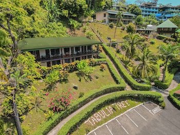 Tabulia Tree Hotel & Villas