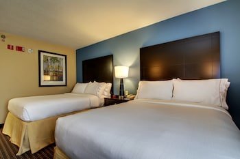 Holiday Inn Express Fort Campbell - Oak Grove