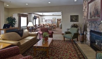 Coshocton Village Inn & Suites