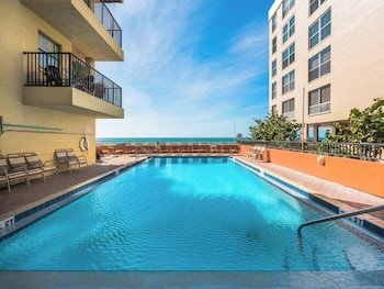 Las Brisas Condominiums