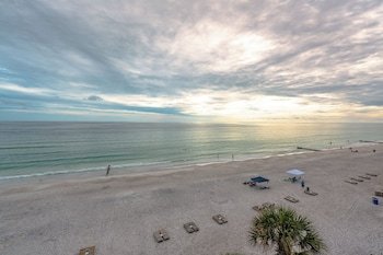 Las Brisas Condominiums