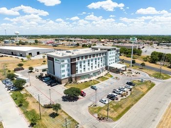 Holiday Inn Hotel & Suites Waco Northwest