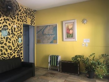 Onça da Praia Hostel
