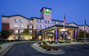 Holiday Inn Express & Suites St. Paul Northeast (Vadnais Heights)