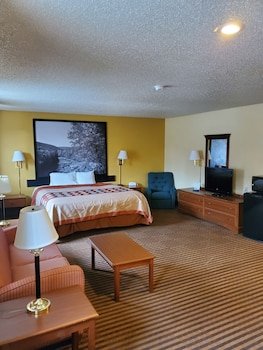 Super 8 by Wyndham La Vale/Cumberland Area