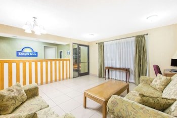 Days Inn by Wyndham Ripley