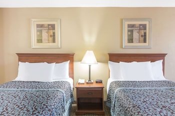 Days Inn by Wyndham Ripley