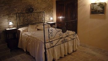 Borgo Storico Cisterna