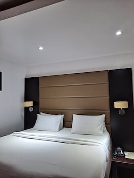 Axor Hotels & Suites