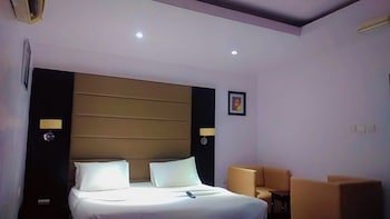 Axor Hotels & Suites