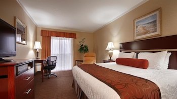 Best Western Plus Landmark Inn