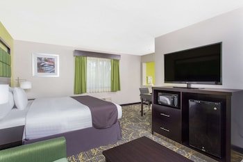 AmericInn by Wyndham Delafield