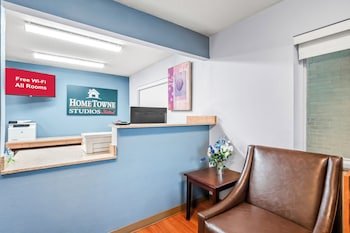 HomeTowne Studios Detroit - Livonia