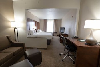 Comfort Suites Rapid River Lodge