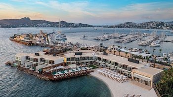 Yalikavak Marina Hotel by Social Living Collection