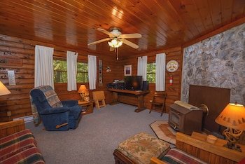 The Pines Holiday Home