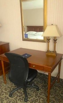 DoubleTree by Hilton Lisle Naperville