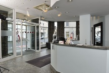 UHU Hotel Garni