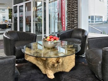 UHU Hotel Garni