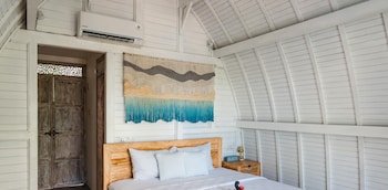 Mambo Beach Resort