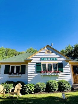 Green Gables Cottages