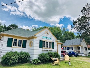 Green Gables Cottages