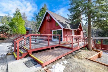 Silver Pines Lodge