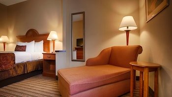 Best Western Plus Edison Inn