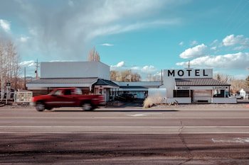 Mellow Moon Motor Lodge