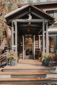 Highland Haven Creekside Inn