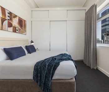 Oaks Brisbane Casino Tower Suites