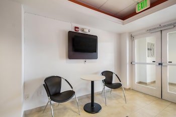 Motel 6 Lemoore