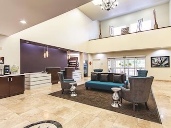 La Quinta Inn & Suites by Wyndham Houston New Caney
