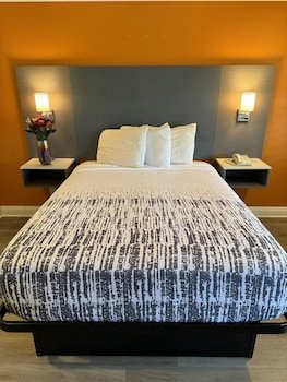 Padre Oaks Hotel