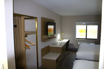 Baymont Inn & Suites by Wyndham San Marcos Outlet Malls