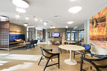 Global Luxury Suites at Marina Del Rey