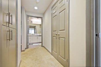 Global Luxury Suites at Marina Del Rey