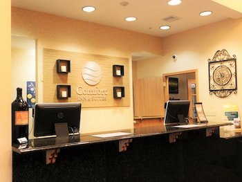 Comfort Inn & Suites