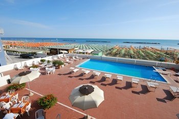 Hotel Embassy