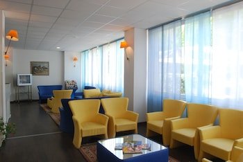 Hotel Embassy
