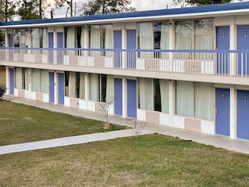 Motel 6 Marianna, FL