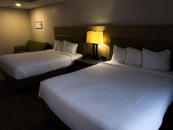 Howard Johnson by Wyndham Murfreesboro