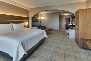 Holiday Inn Express Hotel & Suites Columbus-Ft Benning
