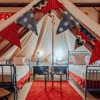 Lone Star Glamp Inn