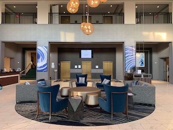 DoubleTree Suites by Hilton Hotel & Conference Center Chicago-Downers Grove
