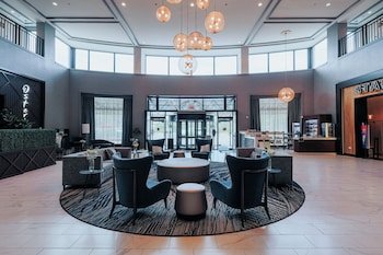 DoubleTree Suites by Hilton Hotel & Conference Center Chicago-Downers Grove