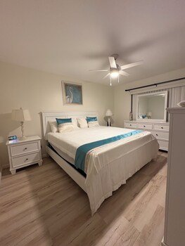 Estero Yacht & Racquet