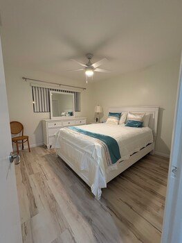 Estero Yacht & Racquet