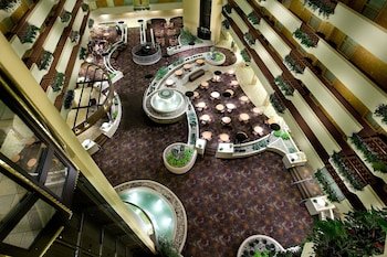 Embassy Suites Kansas City International Airport