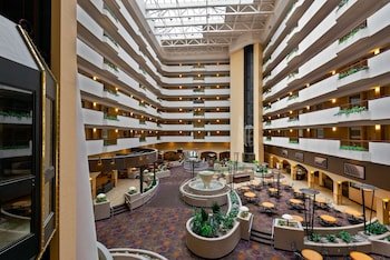 Embassy Suites Kansas City International Airport